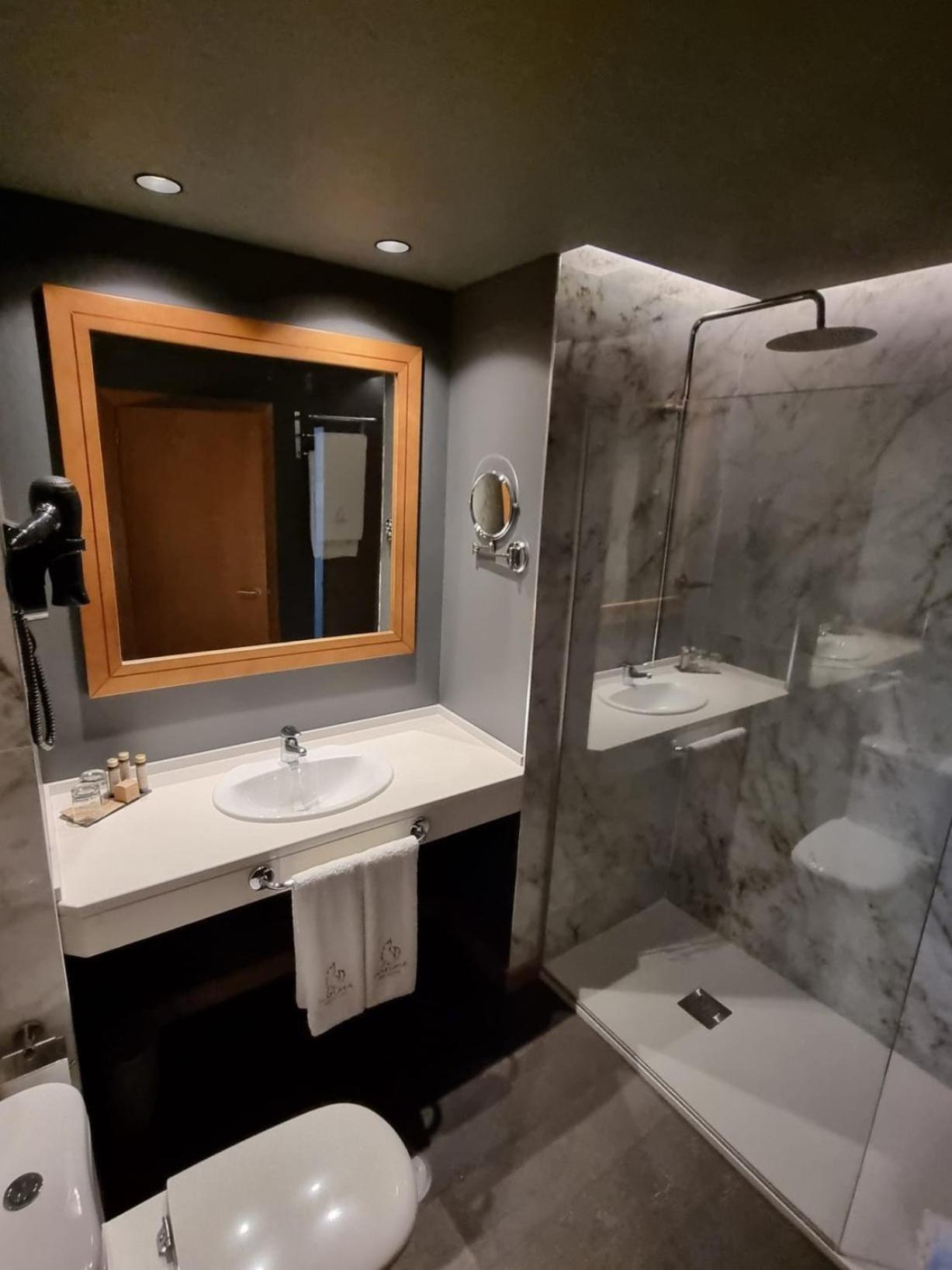 Hotel Versatile Guarda Kültér fotó