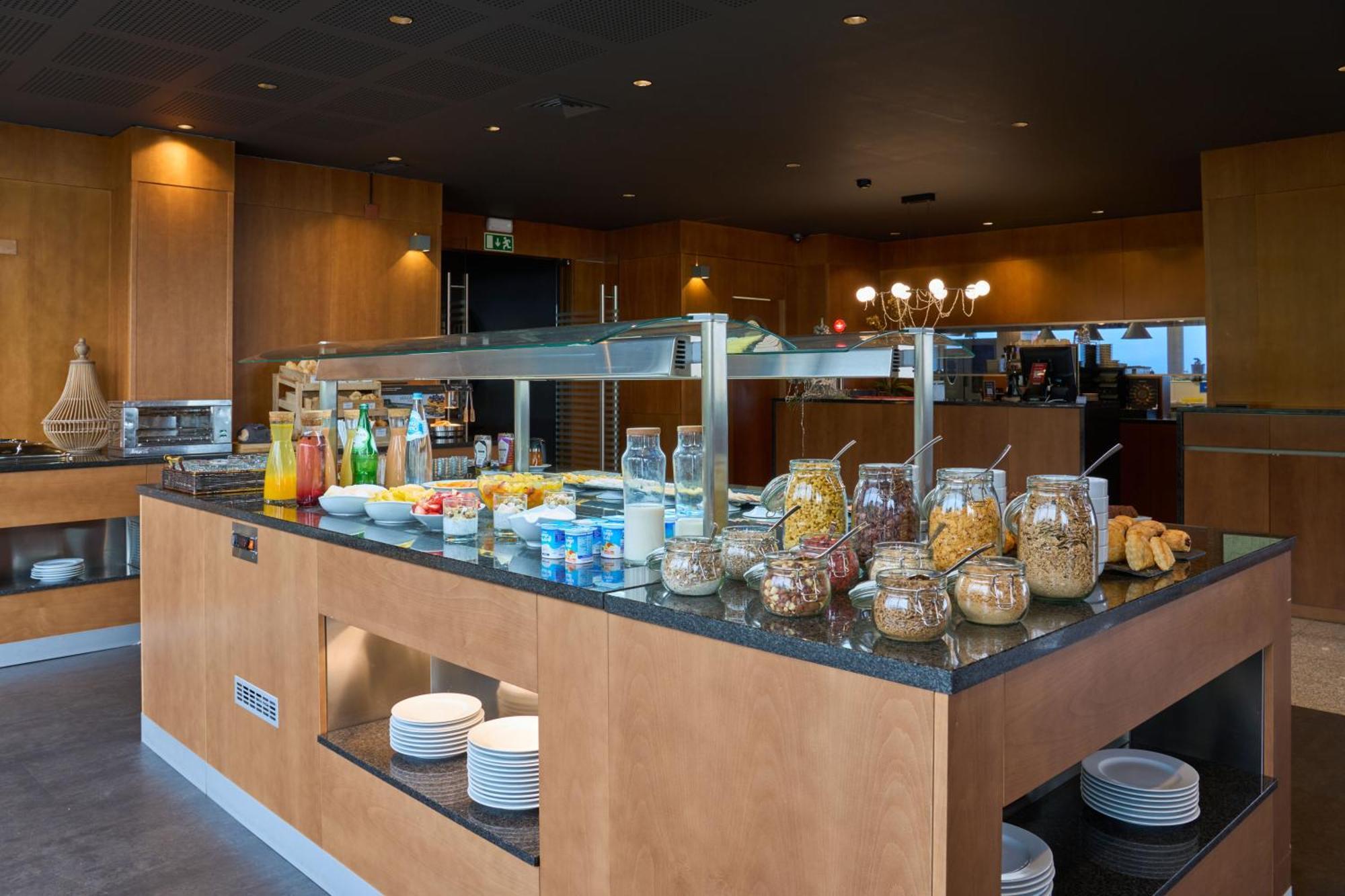Hotel Versatile Guarda Kültér fotó