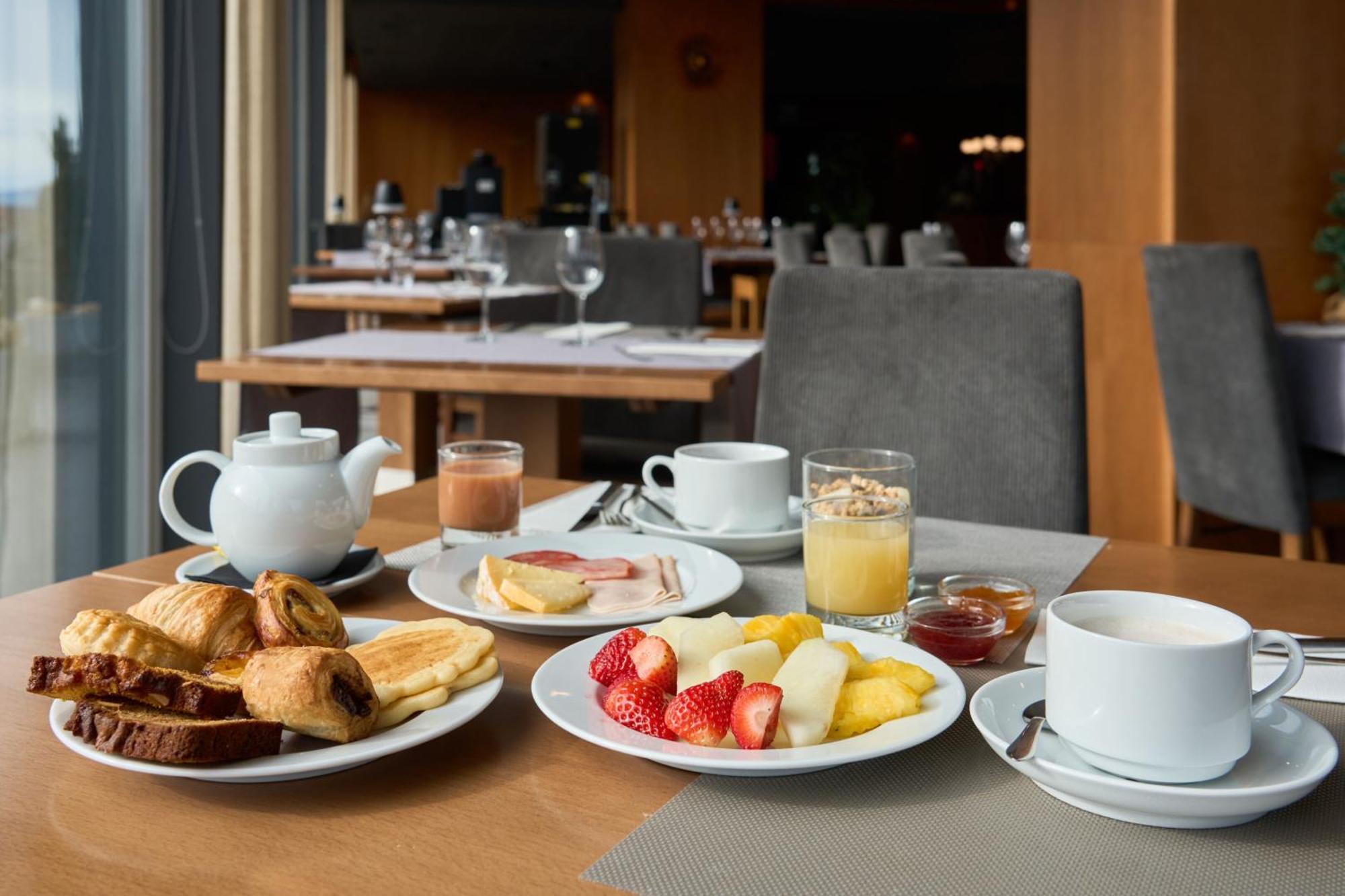 Hotel Versatile Guarda Kültér fotó